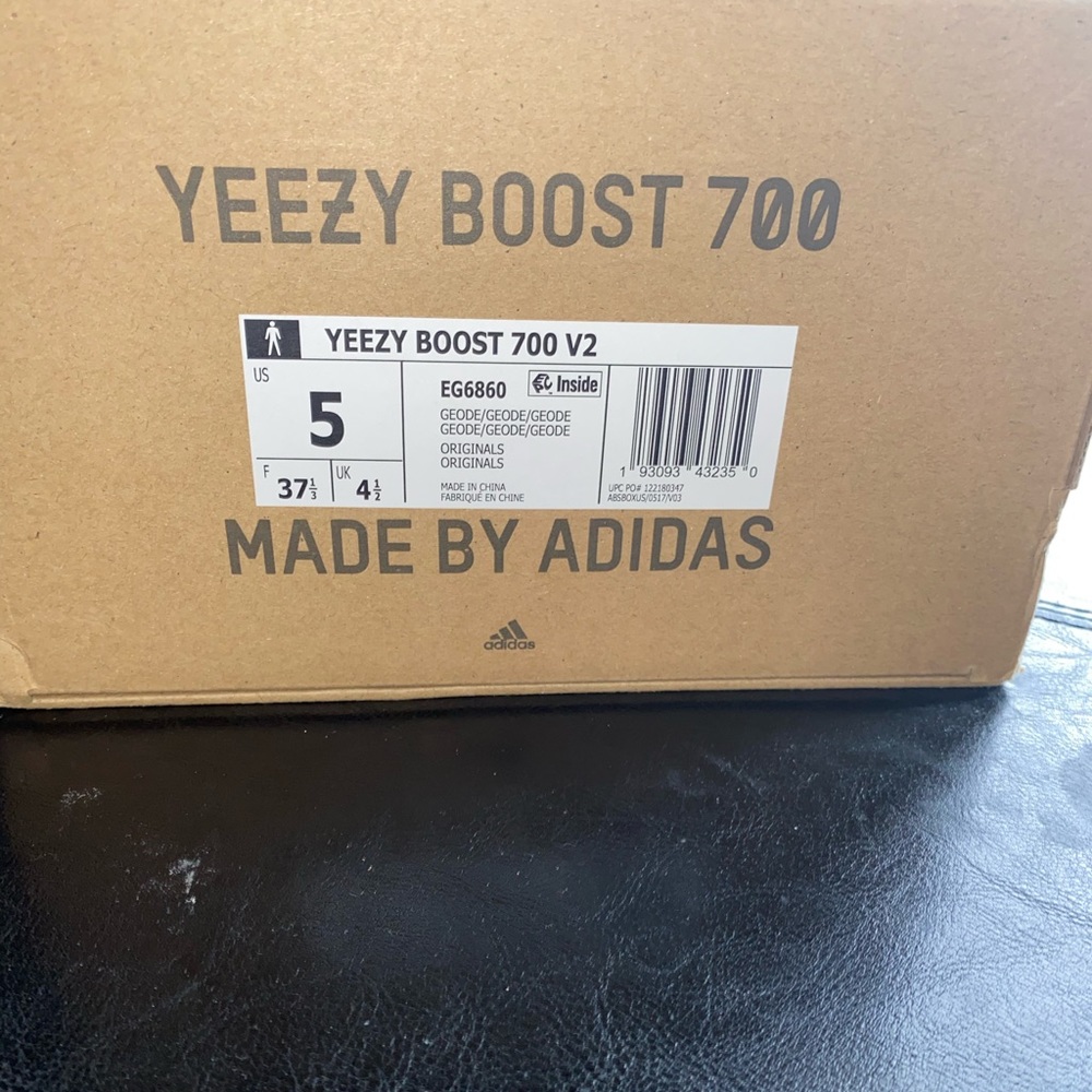 Yeezy Boost 700